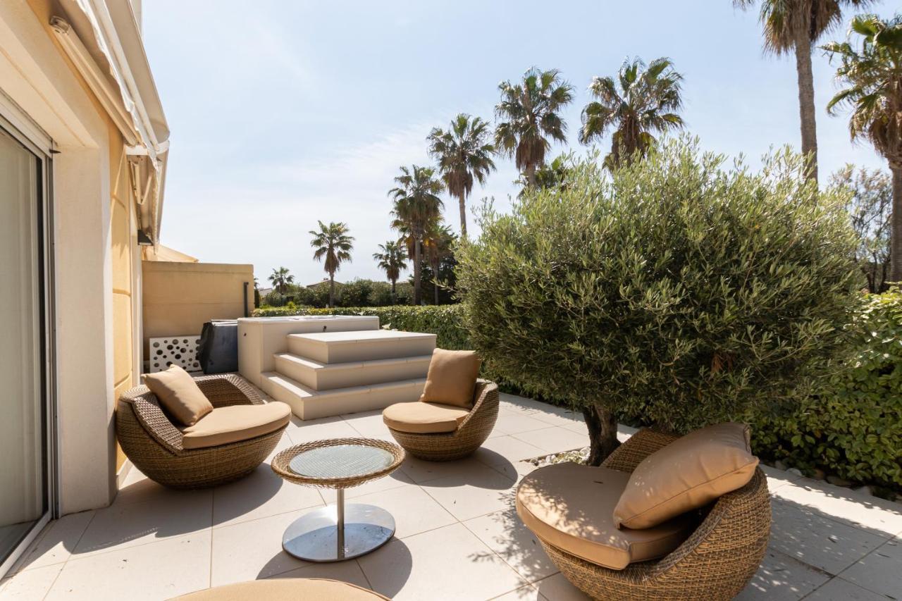 Le Palm Beach Sanary-sur-Mer Εξωτερικό φωτογραφία